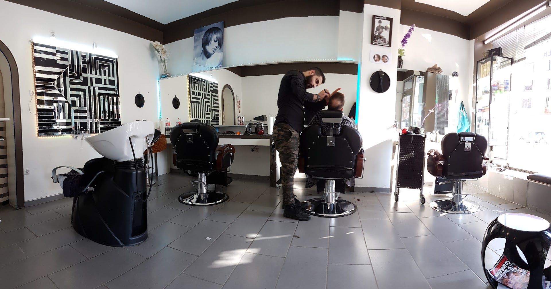 St. Leonard Frisur Salon 9€