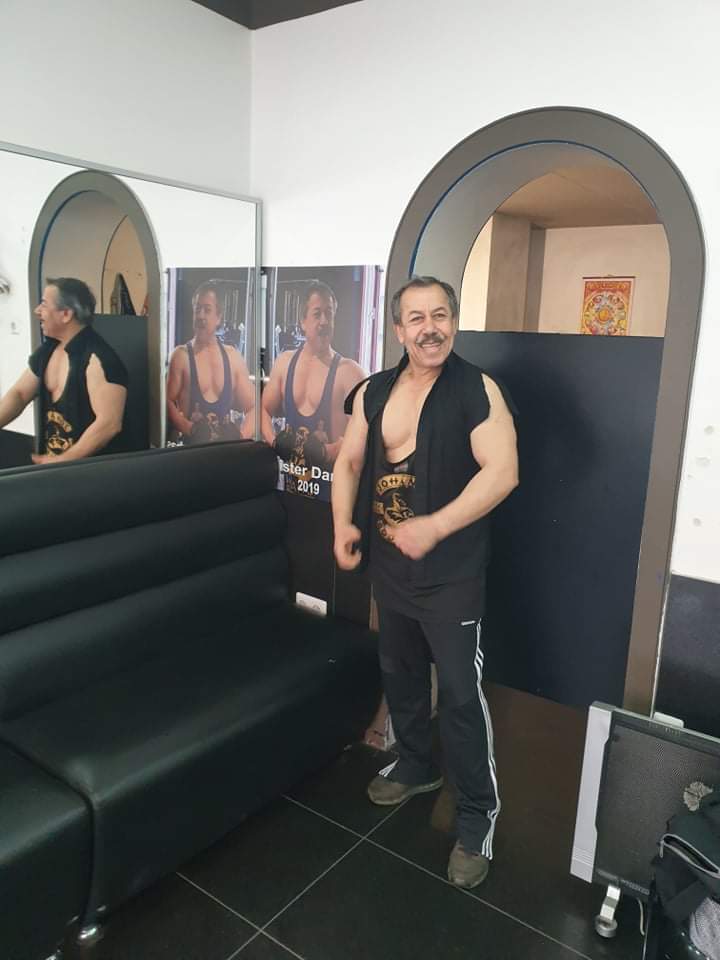 St. Leonard Frisur Salon 9€