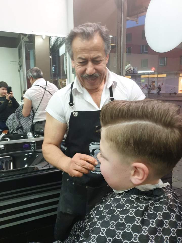 St. Leonard Frisur Salon 9€